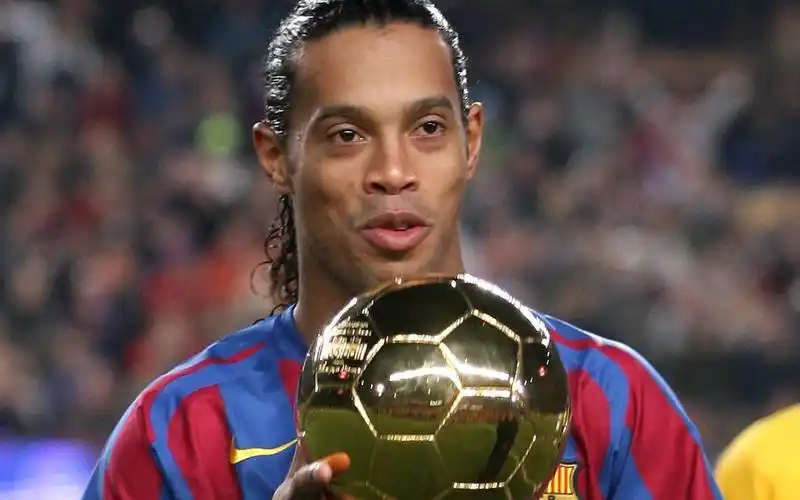 尤为突出 尤为突出